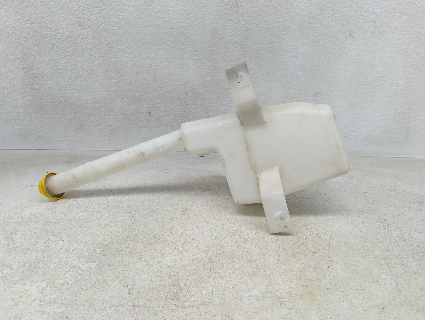 2010-2014 Ford Mustang Windshield Washer Fluid Reservoir Bottle Oem - Oemusedautoparts1.com