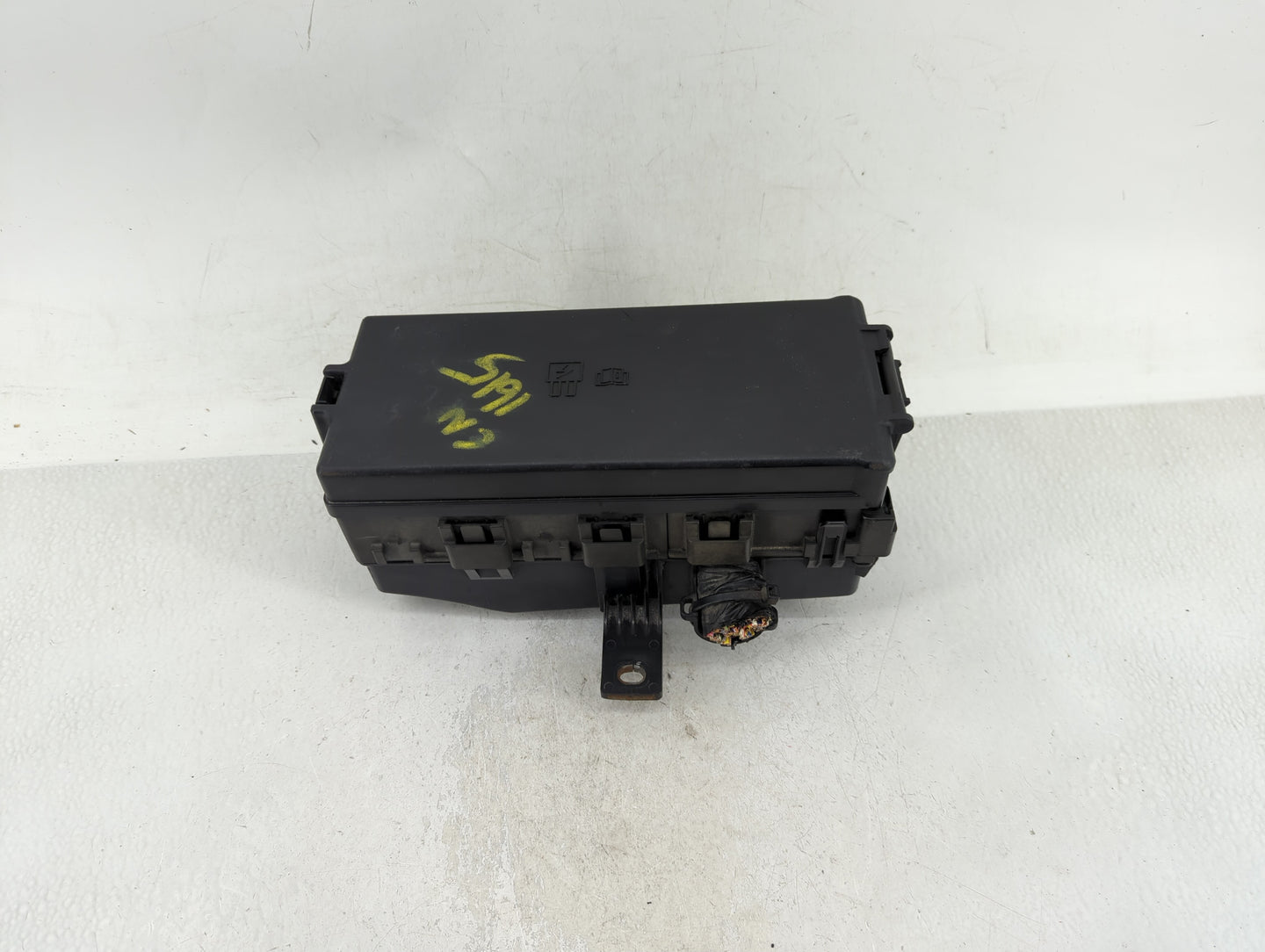 2012-2014 Ford Mustang Fusebox Fuse Box Panel Relay Module P/N:AR3T-14A003-AB Fits Fits 2012 2013 2014 OEM Used Auto Parts -