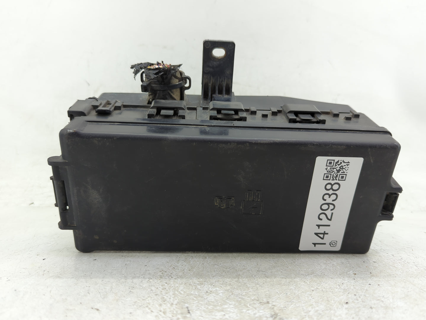 2012-2014 Ford Mustang Fusebox Fuse Box Panel Relay Module P/N:6E5T-14A003-AB Fits Fits 2012 2013 2014 OEM Used Auto Parts -