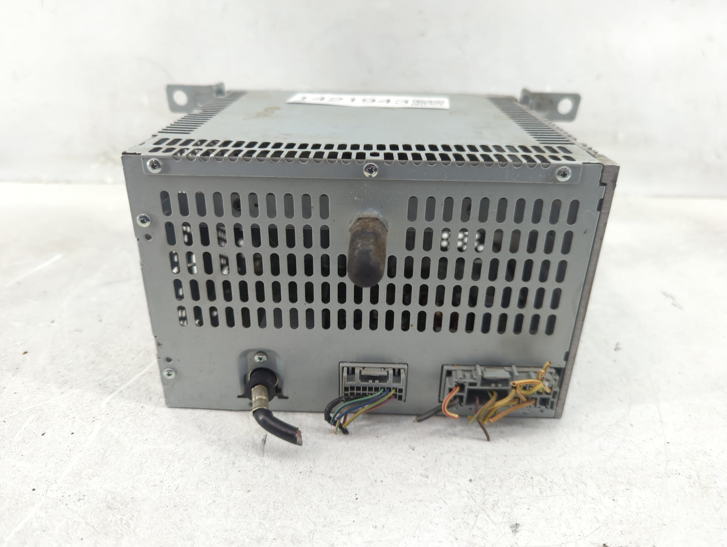 2011-2012 Ford Mustang Radio AM FM Cd Player Receiver Replacement Fits Fits 2011 2012 OEM Used Auto Parts - Oemusedautoparts
