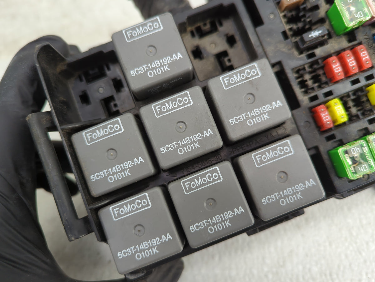 2012-2014 Ford Mustang Fusebox Fuse Box Panel Relay Module P/N:5C3T-14B192-AA Fits Fits 2012 2013 2014 OEM Used Auto Parts -