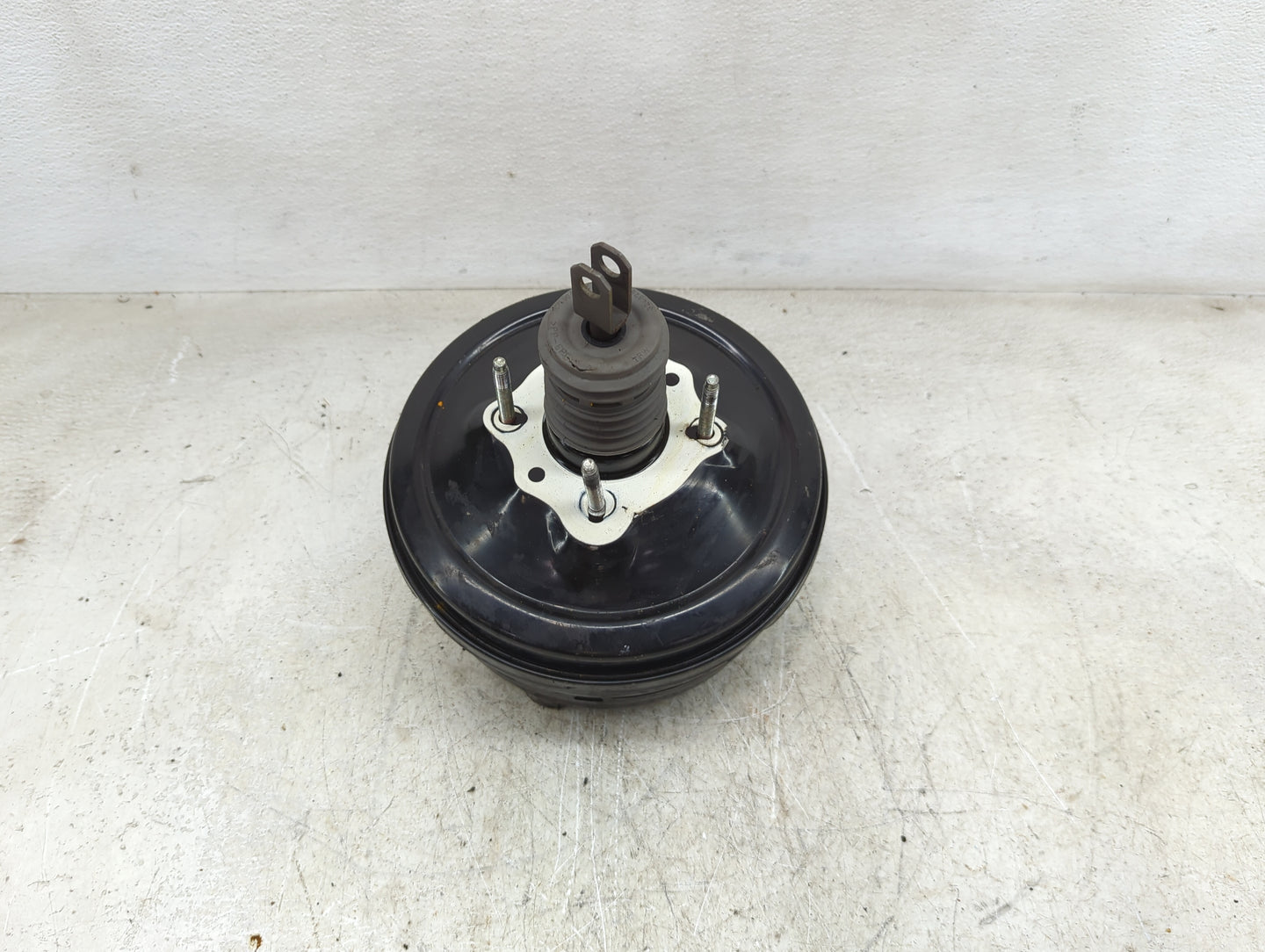 2011-2012 Ford Mustang Power Brake Booster Oem - Oemusedautoparts1.com
