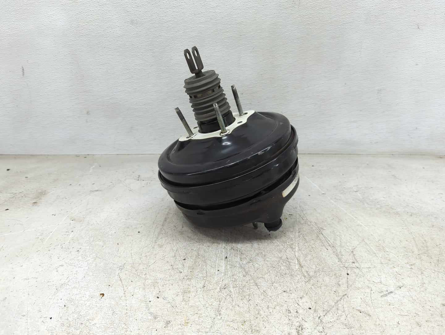 2011-2012 Ford Mustang Power Brake Booster Oem - Oemusedautoparts1.com