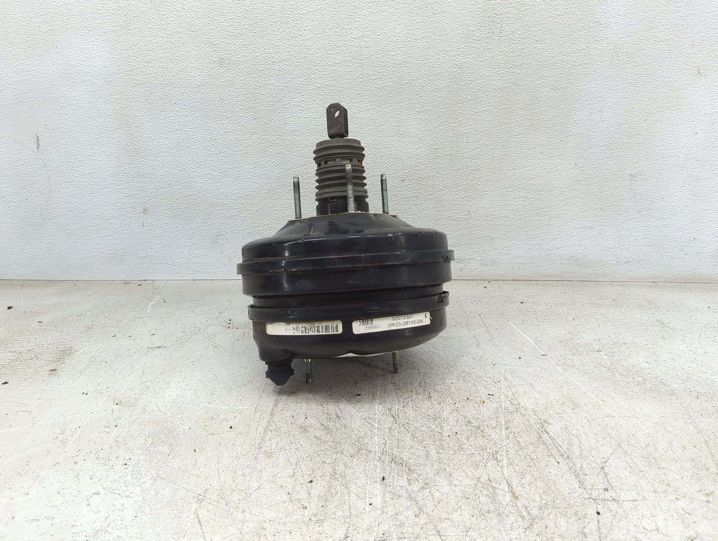 2011-2012 Ford Mustang Power Brake Booster Oem - Oemusedautoparts1.com