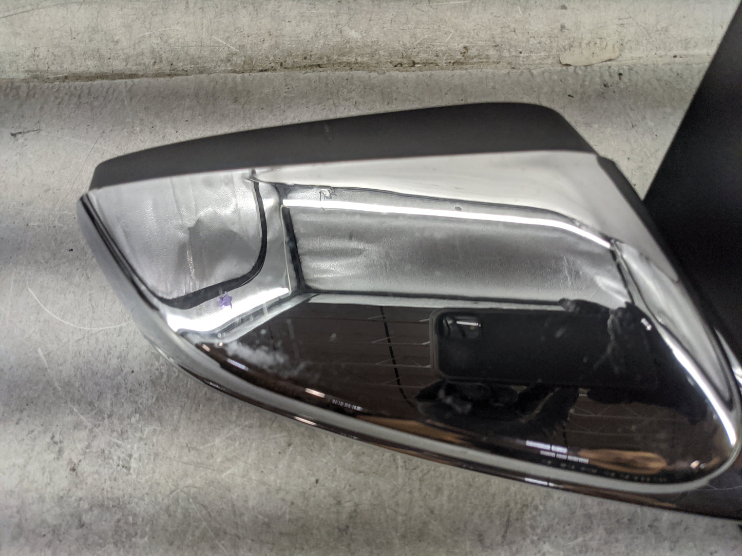 2010-2012 Ford Mustang Passenger Side View Mirror - Right Door Mirror OEM Used - Oemusedautoparts1.com