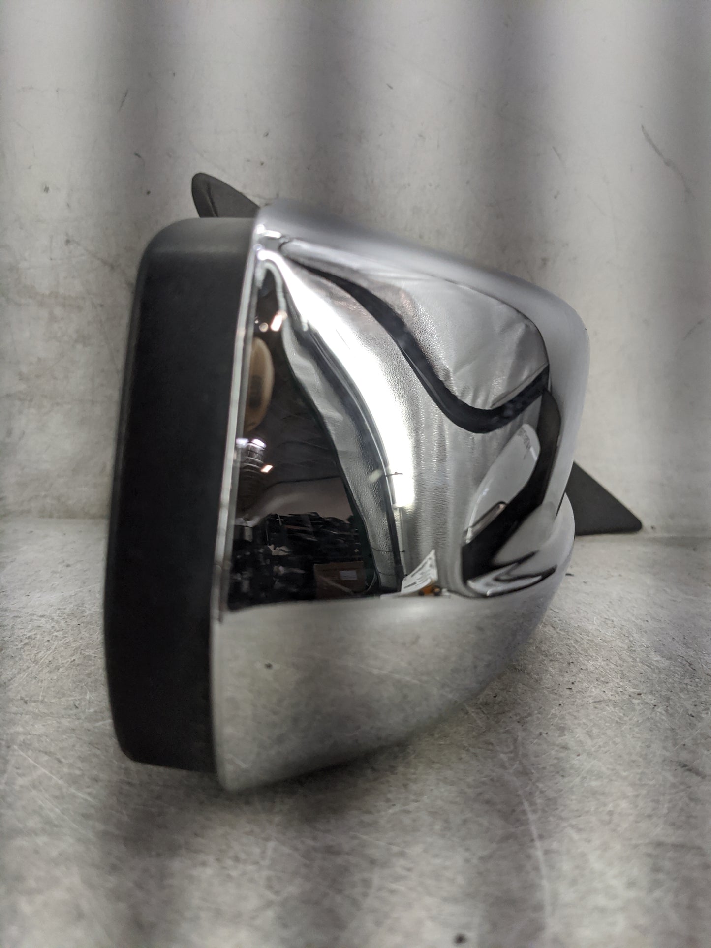 2010-2012 Ford Mustang Passenger Side View Mirror - Right Door Mirror OEM Used - Oemusedautoparts1.com