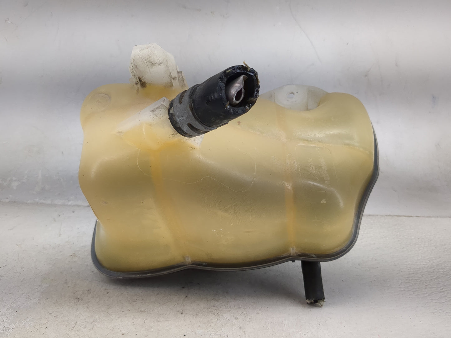 2012 Ford Mustang Radiator Coolant Overflow Expansion Tank Bottle - Oemusedautoparts1.com