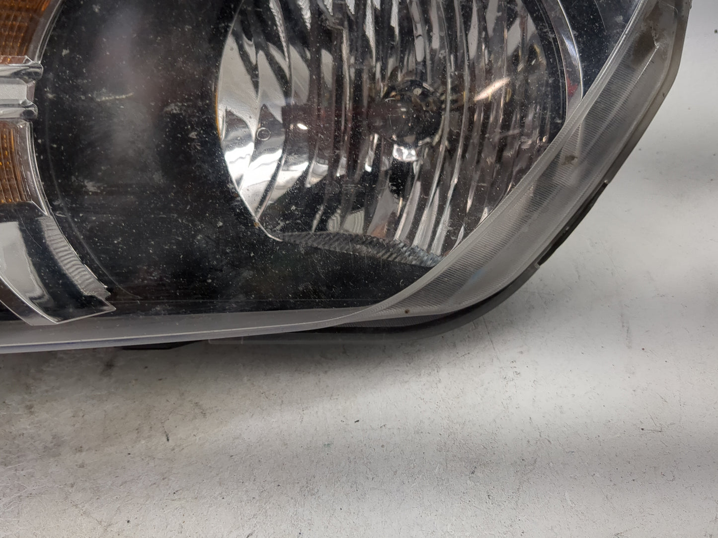 2010-2012 Ford Mustang Passenger Right Oem Head Light Headlight Lamp 1479705 - Oemusedautoparts1.com