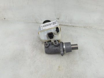 2010-2014 Ford Mustang Brake Master Cylinder 1489091 - Oemusedautoparts1.com