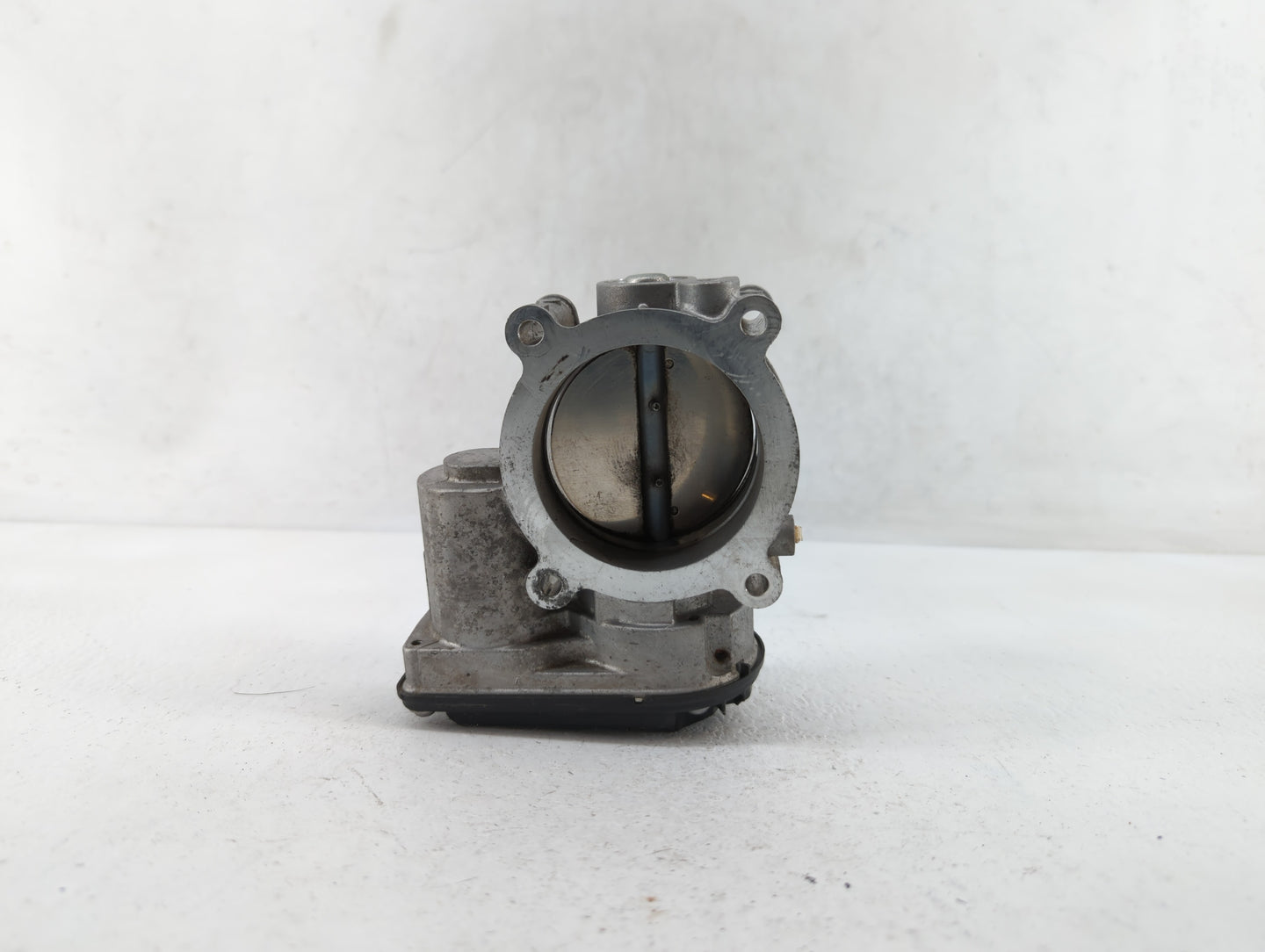 2011-2017 Ford Mustang Throttle Body P/N:AT4E-ED AT4E-9F991-EL Fits Fits 2011 2012 2013 2014 2015 2016 2017 2018 2019 OEM Us