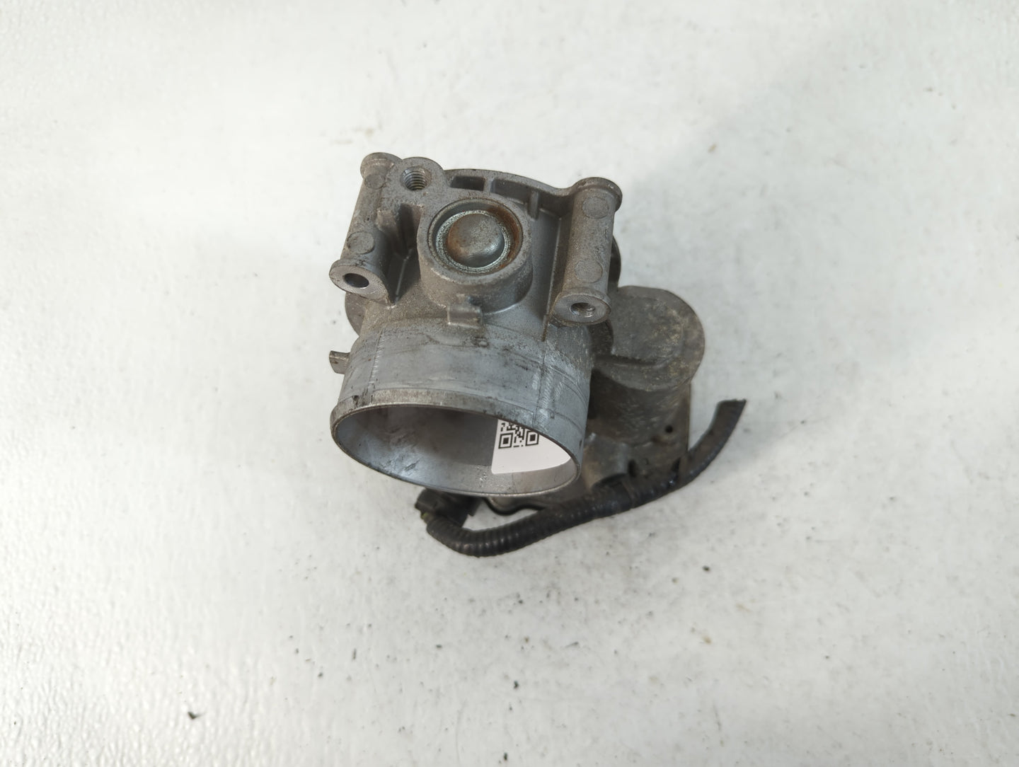 2011-2017 Ford Mustang Throttle Body P/N:111554006682 Fits Fits 2011 2012 2013 2014 2015 2016 2017 2018 2019 OEM Used Auto P
