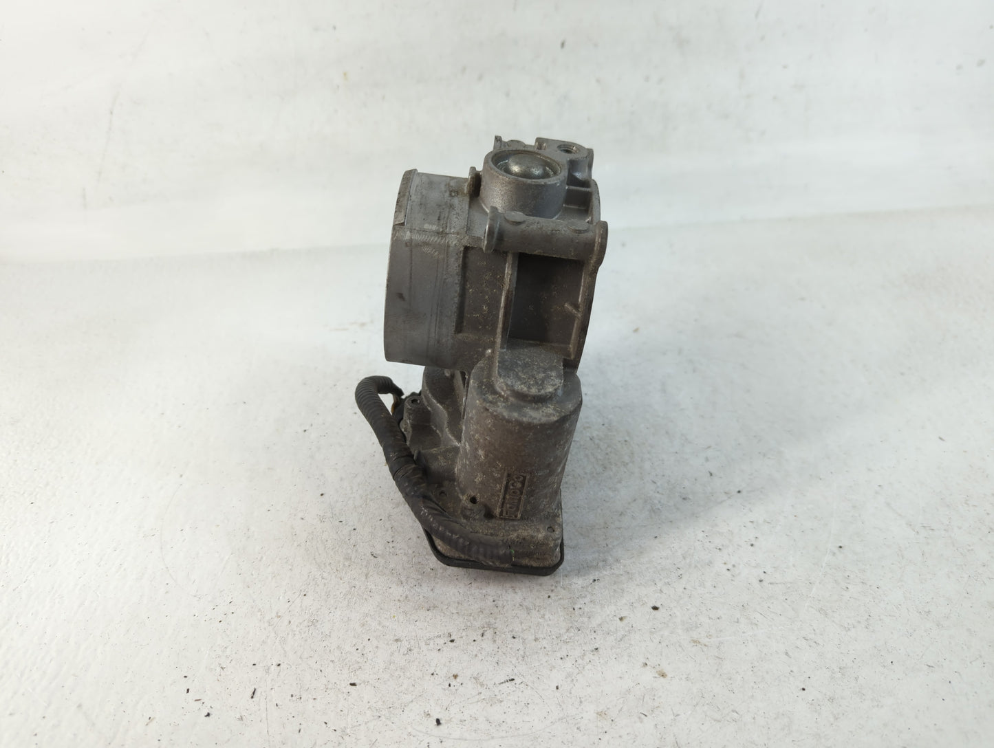 2011-2017 Ford Mustang Throttle Body P/N:111554006682 Fits Fits 2011 2012 2013 2014 2015 2016 2017 2018 2019 OEM Used Auto P