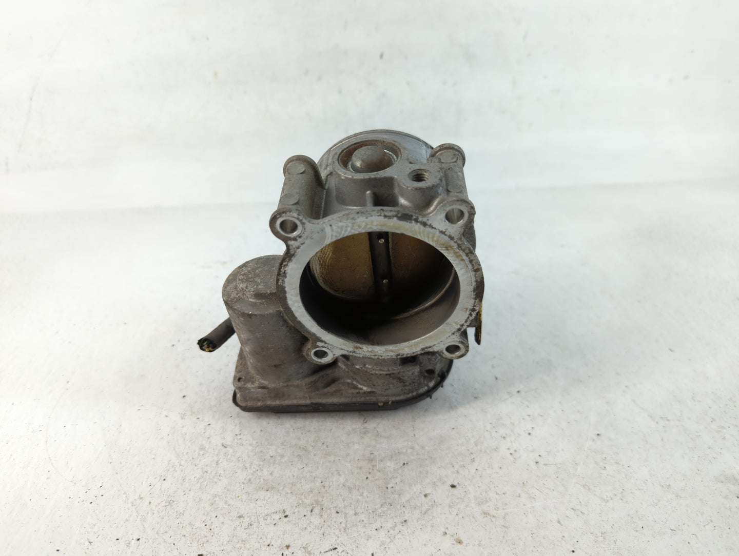 2011-2017 Ford Mustang Throttle Body P/N:111554006682 Fits Fits 2011 2012 2013 2014 2015 2016 2017 2018 2019 OEM Used Auto P