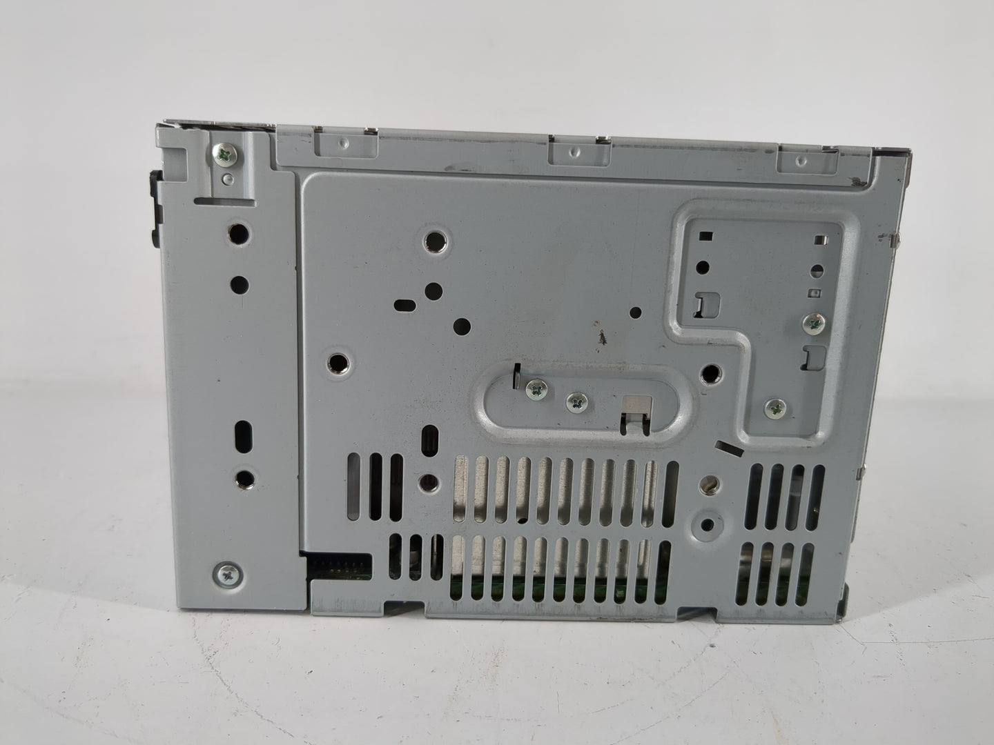 2011-2012 Ford Taurus Radio AM FM Cd Player Receiver Replacement P/N:BG1T-19C159-BB Fits Fits 2011 2012 OEM Used Auto Parts 