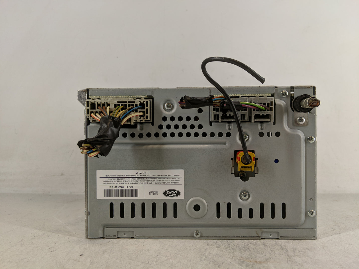 2011-2012 Ford Taurus Radio AM FM Cd Player Receiver Replacement P/N:BG1T-19C159-BB Fits Fits 2011 2012 OEM Used Auto Parts 