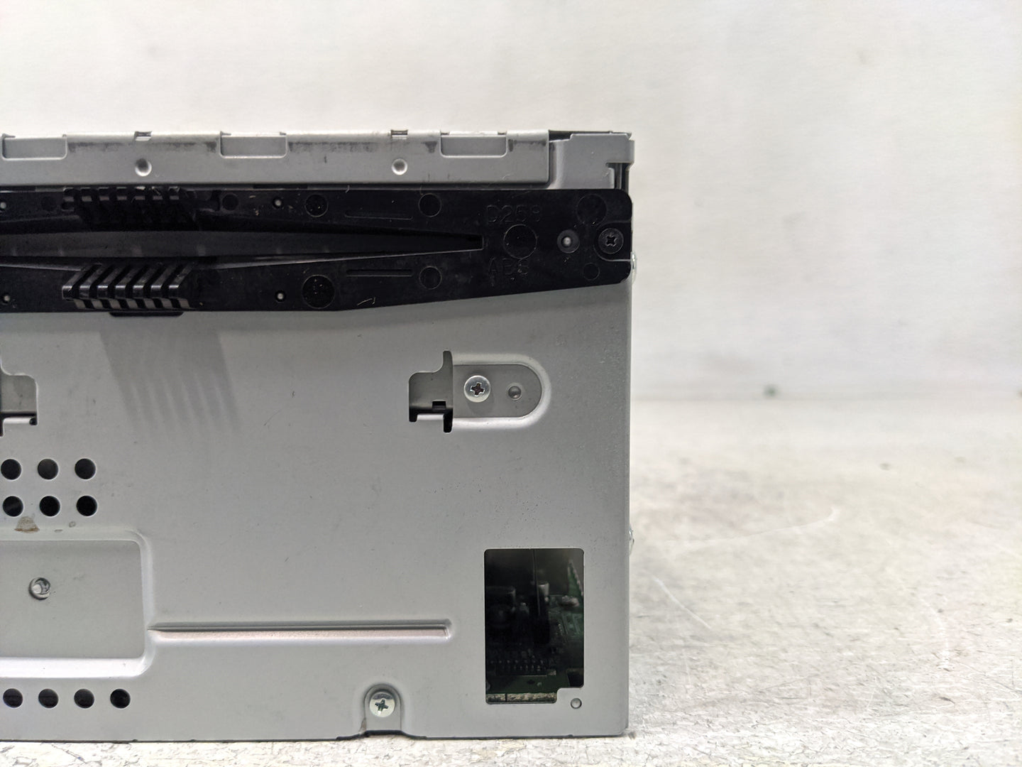 2011-2012 Ford Taurus Radio AM FM Cd Player Receiver Replacement P/N:BG1T-19C159-AA Fits Fits 2011 2012 OEM Used Auto Parts 