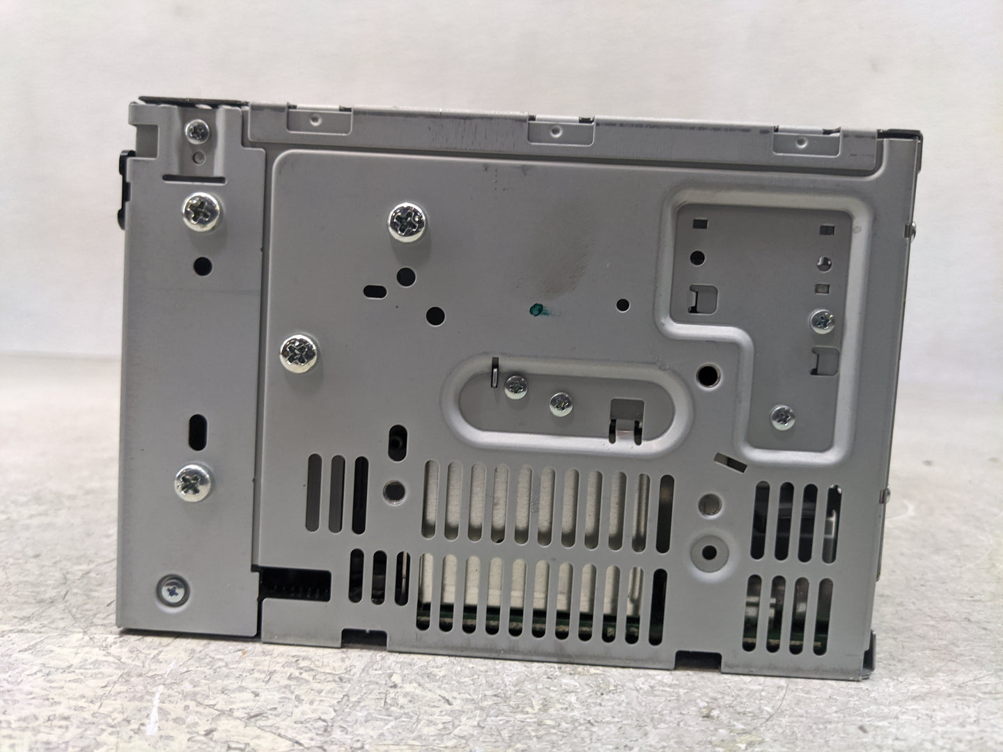 2011-2012 Ford Taurus Radio AM FM Cd Player Receiver Replacement P/N:BG1T-19C159-AA Fits Fits 2011 2012 OEM Used Auto Parts 