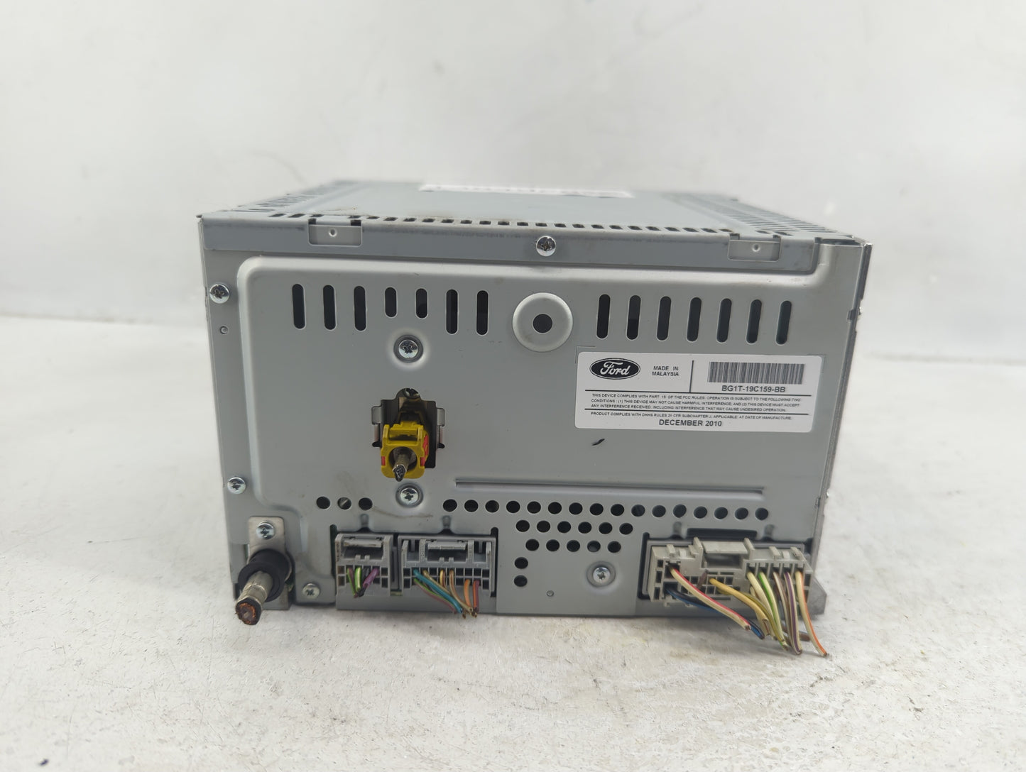 2011-2012 Ford Taurus Radio AM FM Cd Player Receiver Replacement P/N:BG1T-19C159-BB Fits Fits 2011 2012 OEM Used Auto Parts 