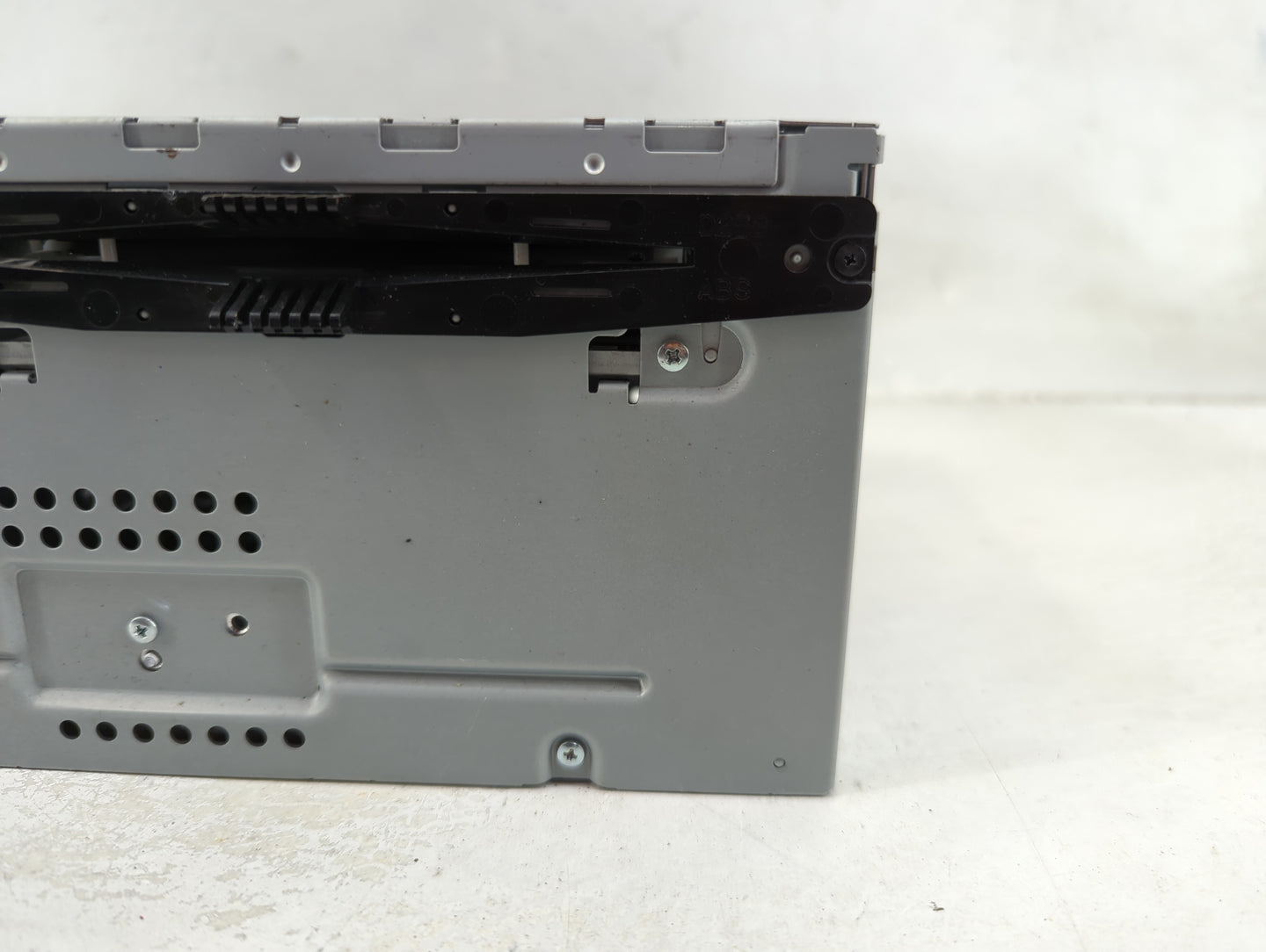 2011-2012 Ford Taurus Radio AM FM Cd Player Receiver Replacement P/N:BG1T-19C107-AA Fits Fits 2011 2012 OEM Used Auto Parts 