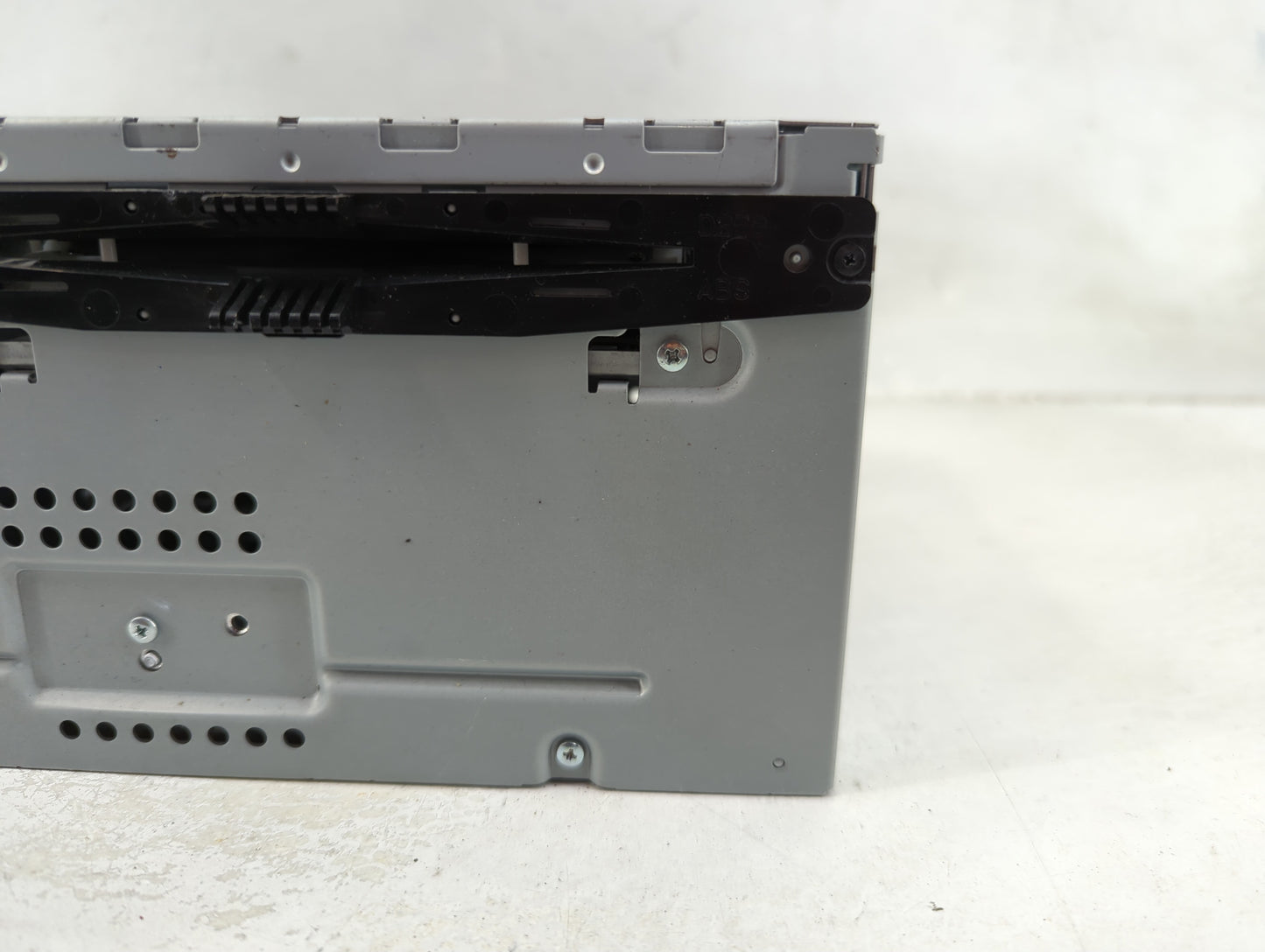2011-2012 Ford Taurus Radio AM FM Cd Player Receiver Replacement P/N:BG1T-19C107-AA Fits Fits 2011 2012 OEM Used Auto Parts 