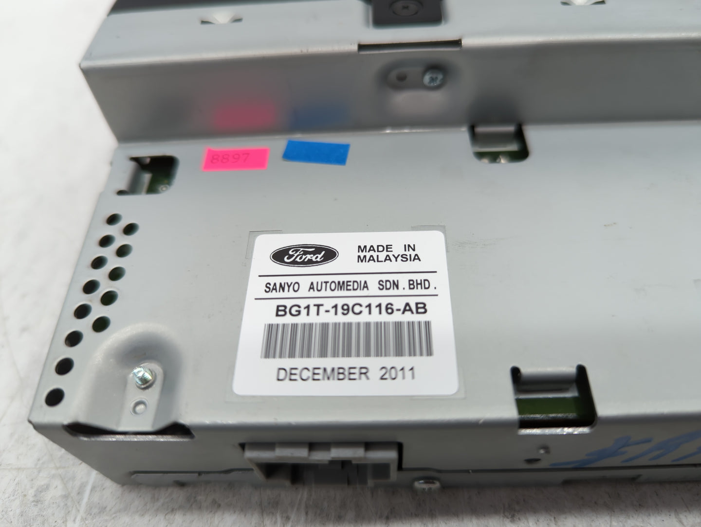 2010-2012 Ford Taurus Am Fm Cd Player Radio Receiver - Oemusedautoparts1.com