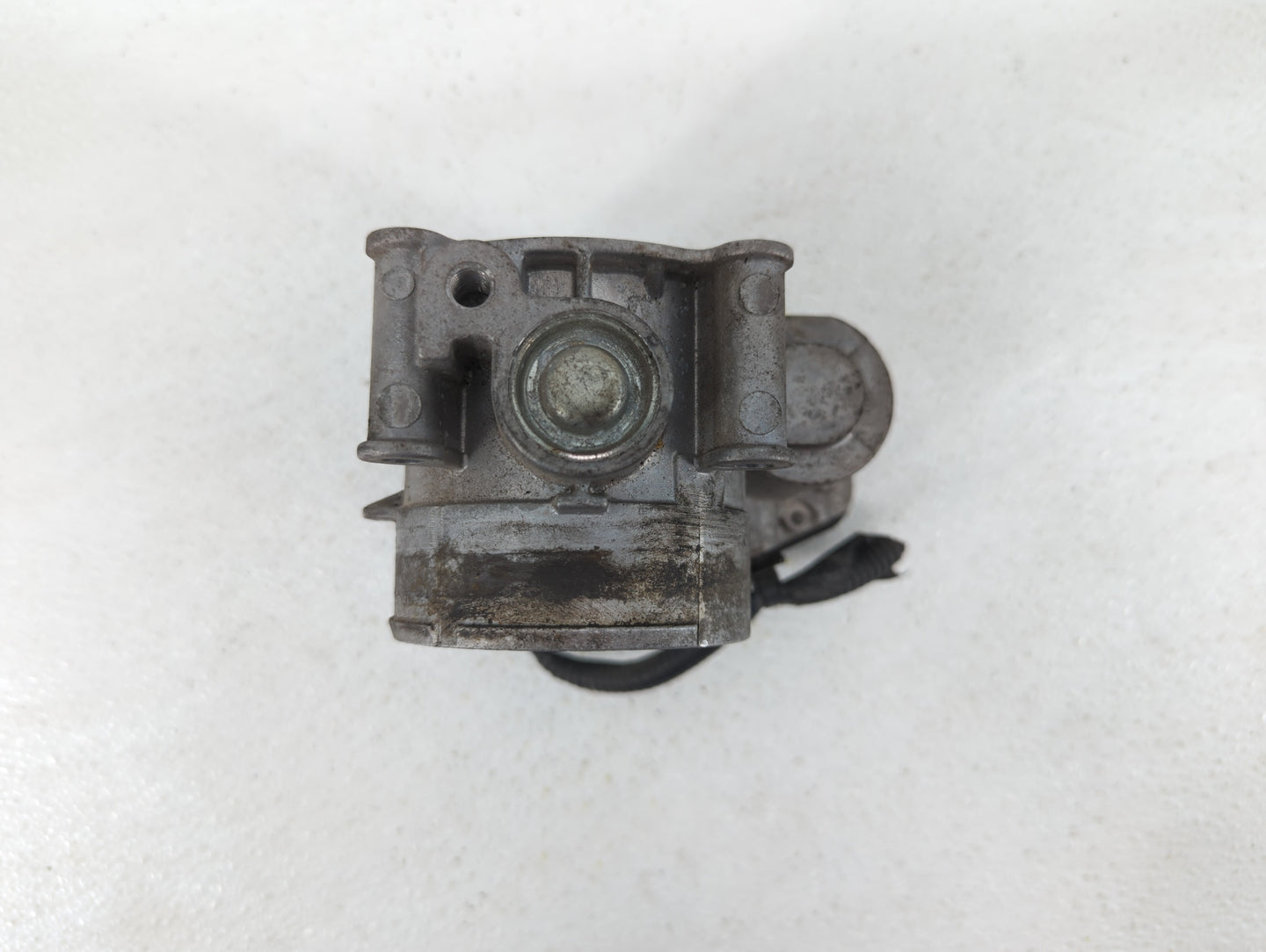 2013-2018 Ford Taurus Throttle Body P/N:AT4Z-B AT4E-9F991-EJ, AT4E-EH Fits Fits 2011 2012 2013 2014 2015 2016 2017 2018 2019