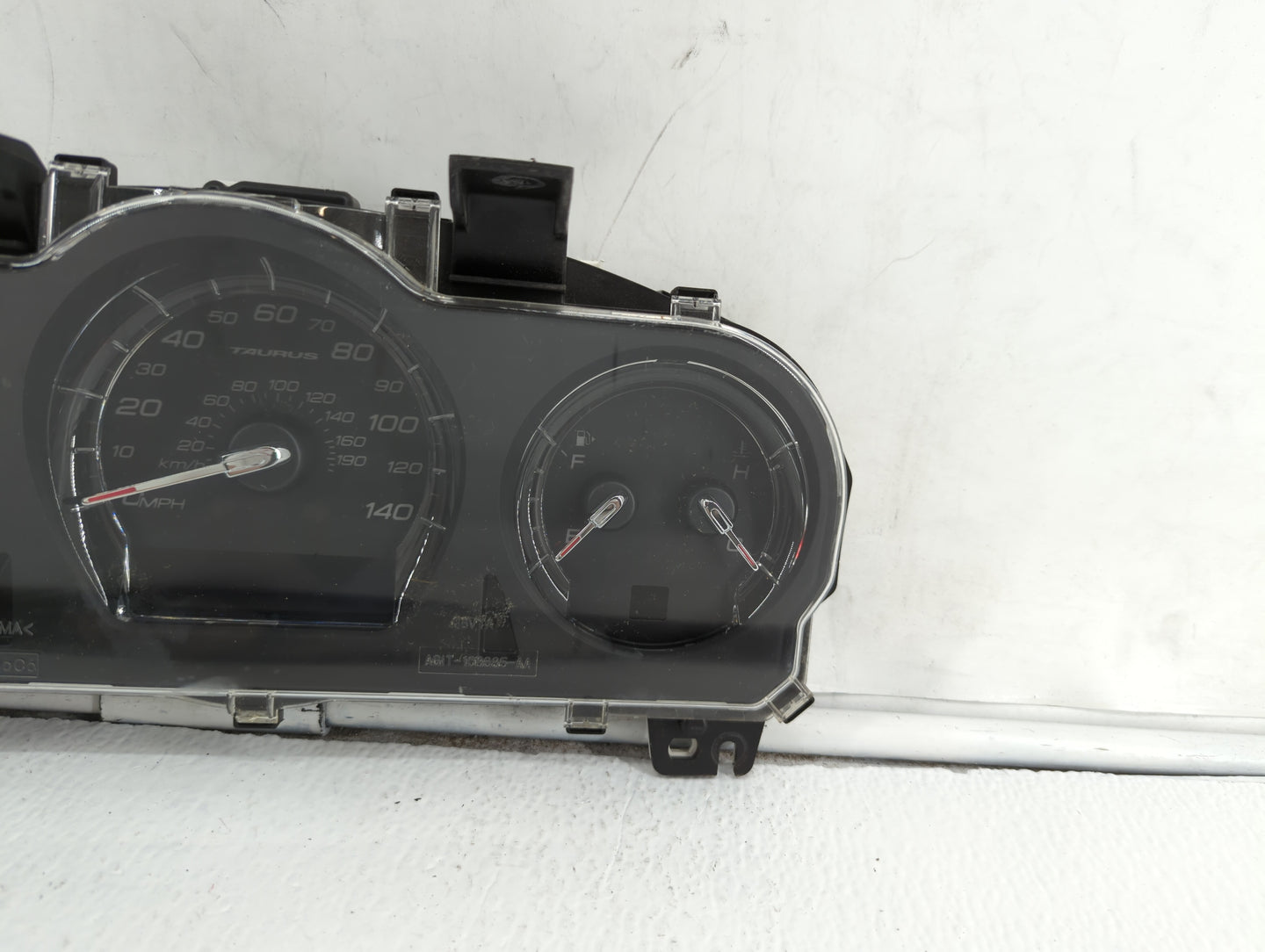 2011-2012 Ford Taurus Instrument Cluster Speedometer Gauges P/N:BG1T-10849-EF Fits Fits 2011 2012 OEM Used Auto Parts - Oemu