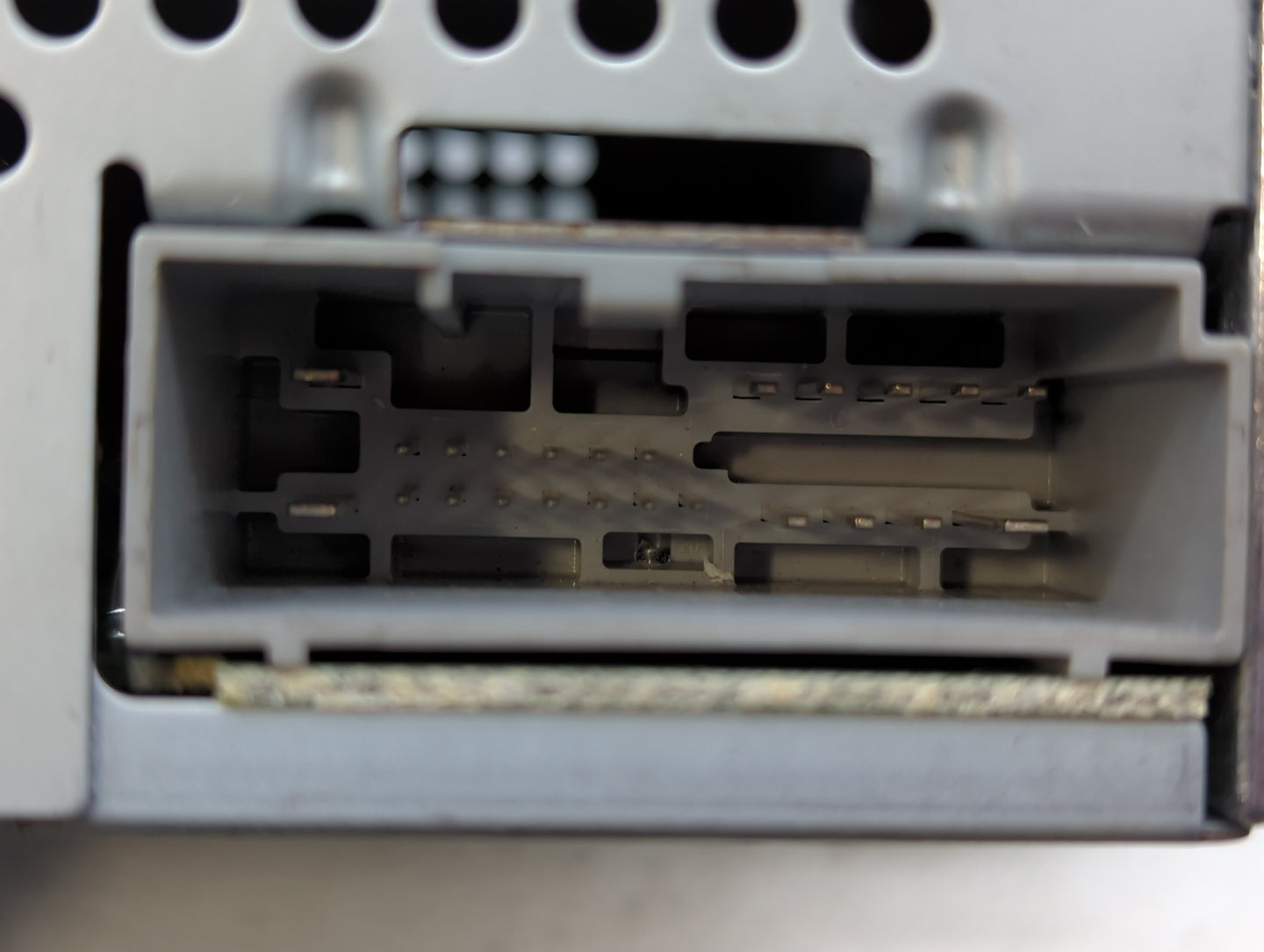 2011-2012 Ford Taurus Am Fm Cd Player Radio Receiver - Oemusedautoparts1.com