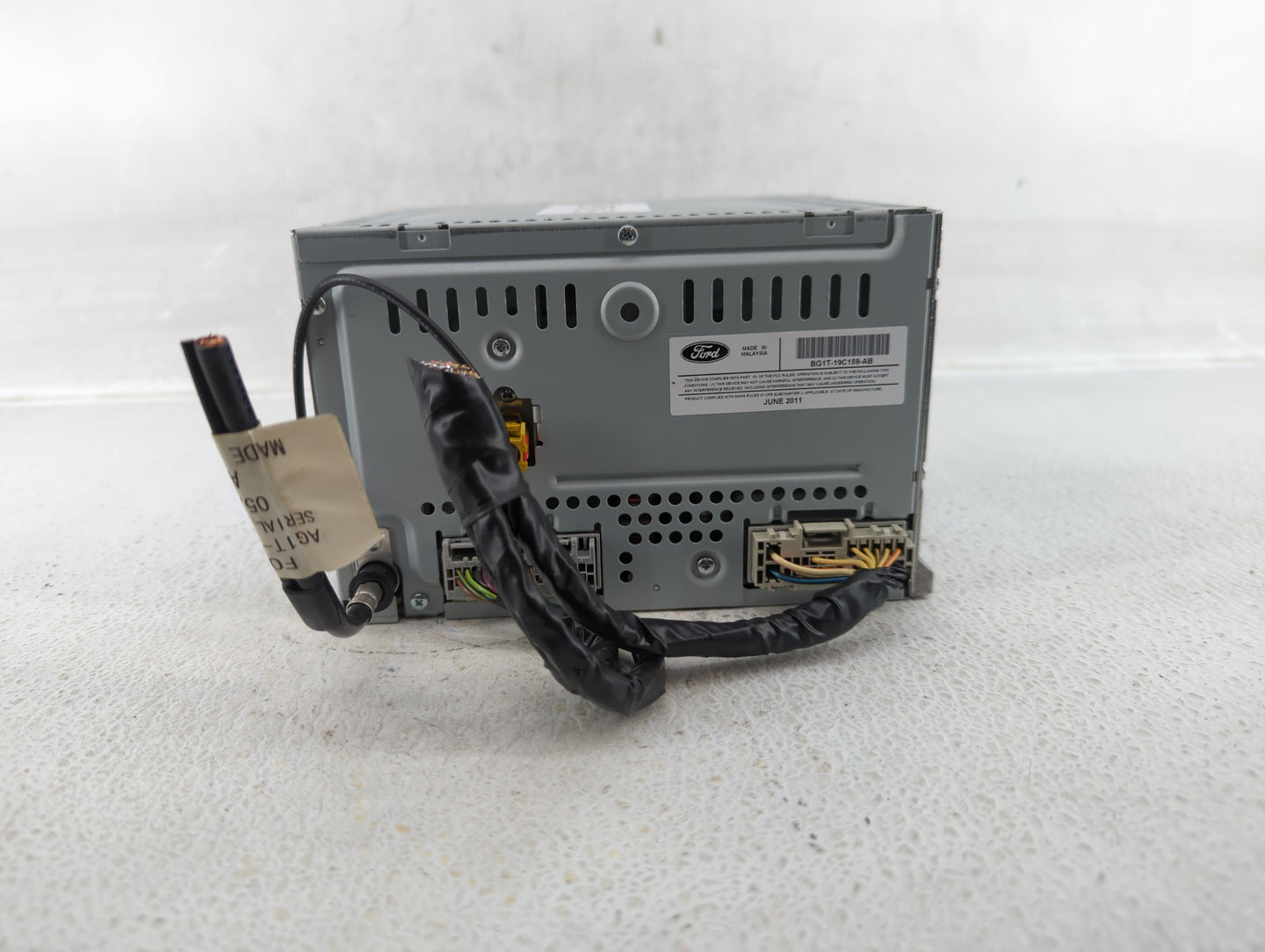 2011-2012 Ford Taurus Radio AM FM Cd Player Receiver Replacement P/N:BG1T-19C159-AB Fits Fits 2011 2012 OEM Used Auto Parts 