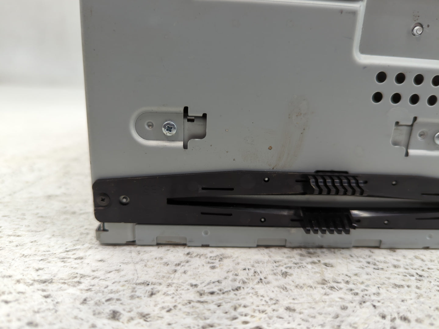 2011-2012 Ford Taurus Am Fm Cd Player Radio Receiver - Oemusedautoparts1.com