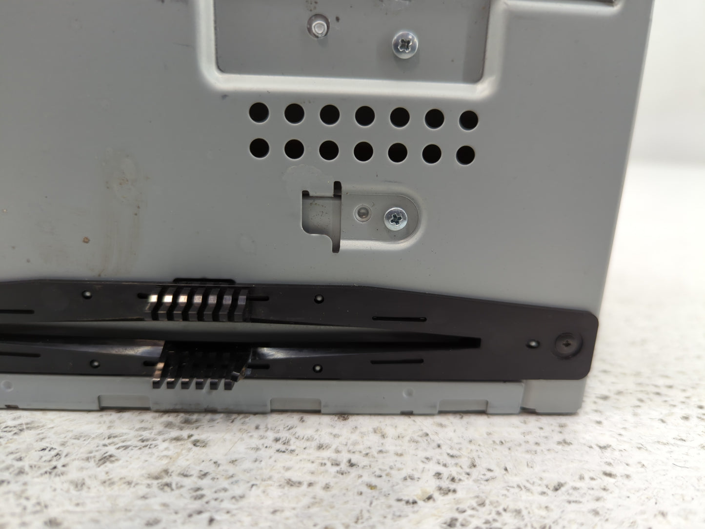 2011-2012 Ford Taurus Am Fm Cd Player Radio Receiver - Oemusedautoparts1.com