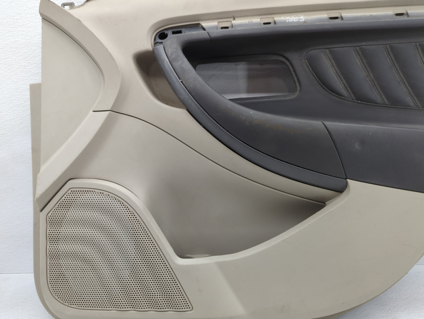 2012 Ford Taurus Front Right Passenger Interior Door Panel Trim - Oemusedautoparts1.com
