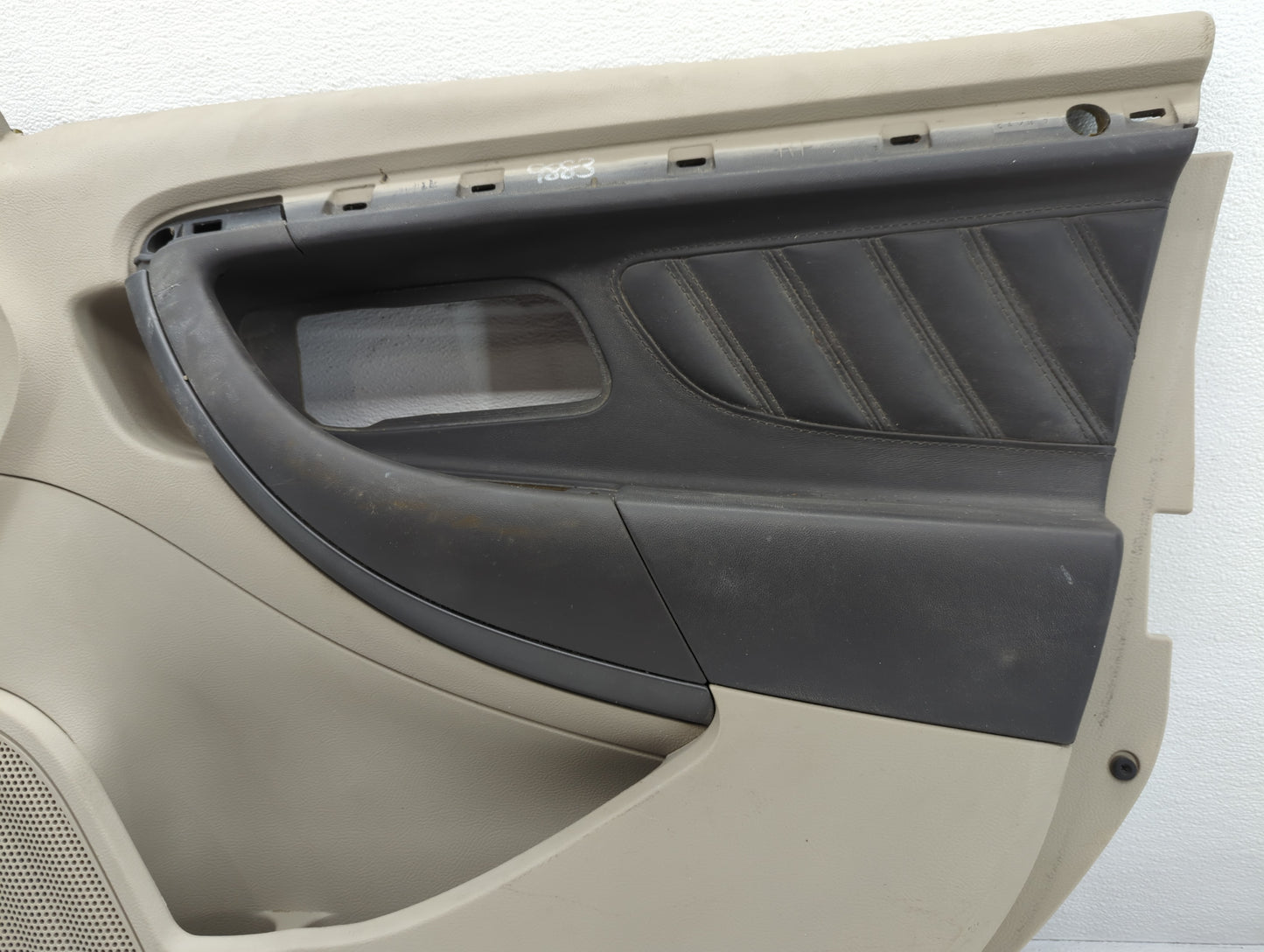 2012 Ford Taurus Front Right Passenger Interior Door Panel Trim - Oemusedautoparts1.com