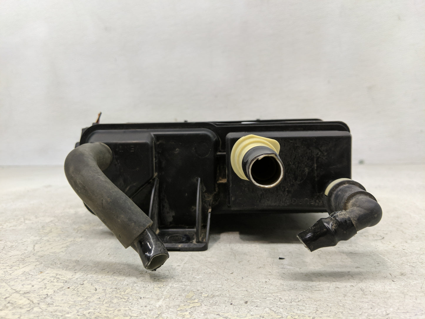 2012 Ford Transit Connect Fuel Vapor Charcoal Canister - Oemusedautoparts1.com