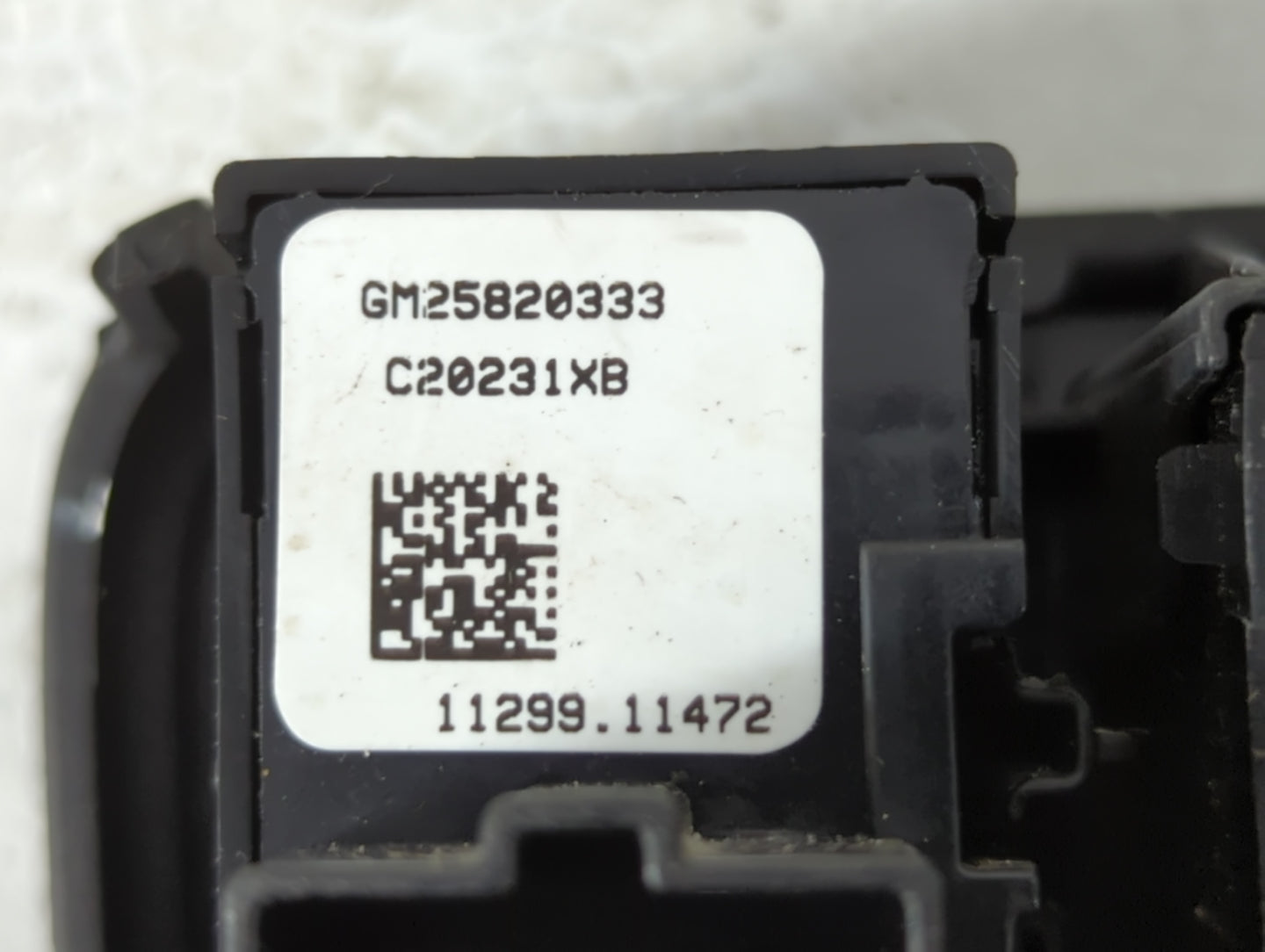 2012 Gmc Acadia  Center Console Switch Panel Bezel Power Outlet - Oemusedautoparts1.com