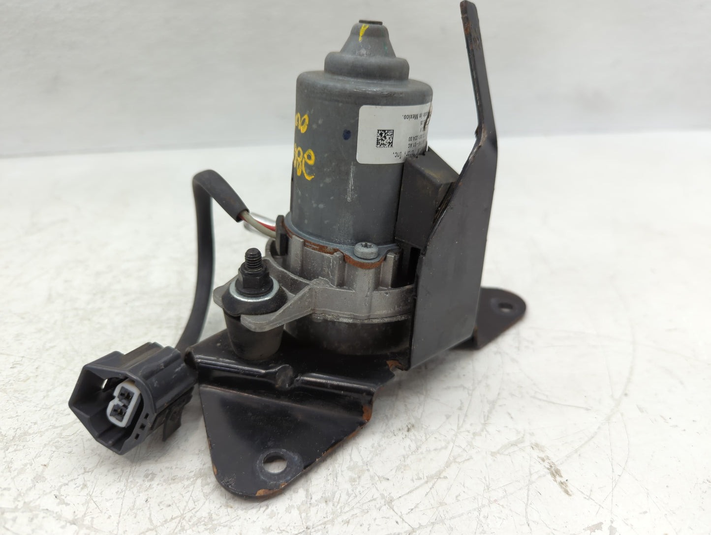 2012-2017 Gmc Acadia Central Vaccum Lock Pump 22819441 - Oemusedautoparts1.com