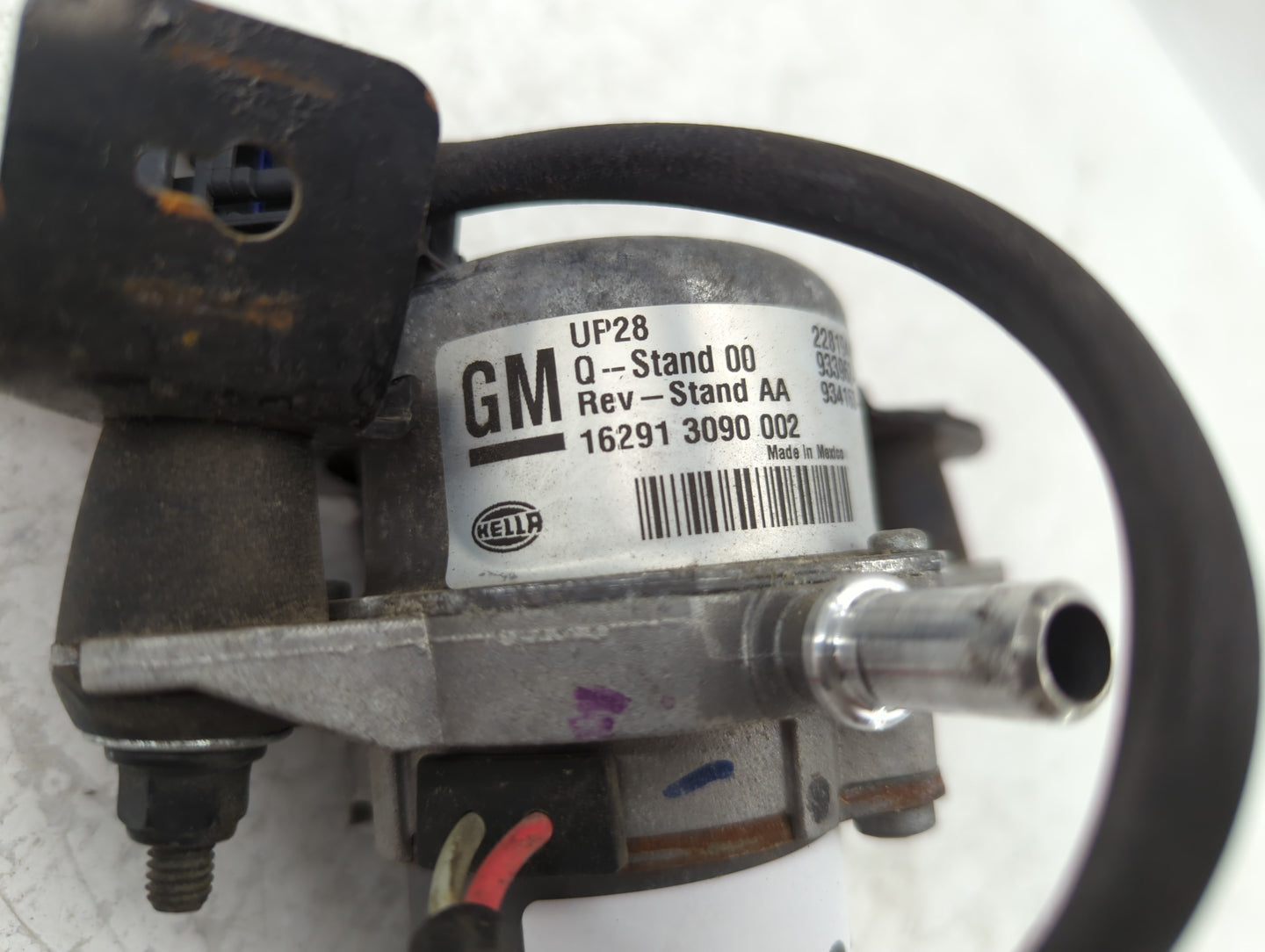 2012-2017 Gmc Acadia Central Vaccum Lock Pump 22819441 - Oemusedautoparts1.com