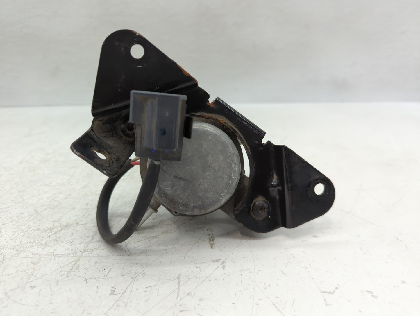 2012-2017 Gmc Acadia Central Vaccum Lock Pump 22819441 - Oemusedautoparts1.com