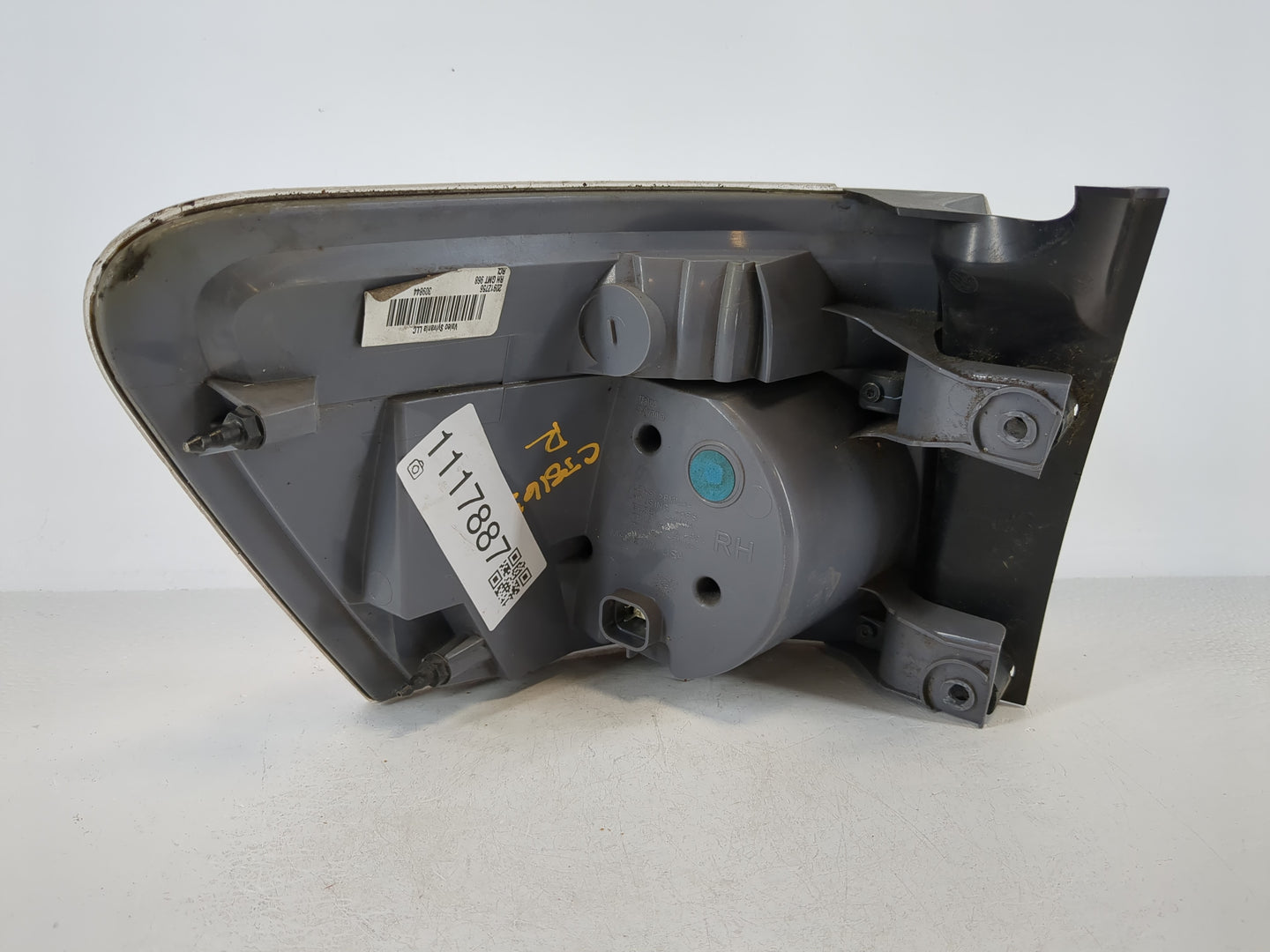 2007-2012 Gmc Acadia Tail Light Assembly Passenger Right OEM P/N:20912756 Fits Fits 2007 2008 2009 2010 2011 2012 OEM Used A