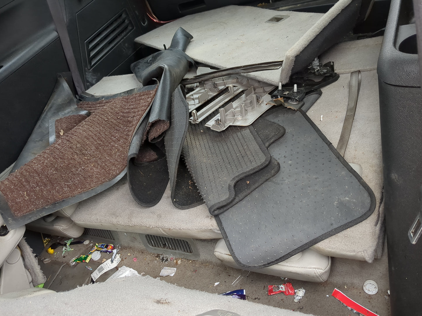 2012 Gmc Acadia Rear Seat Oem - Oemusedautoparts1.com