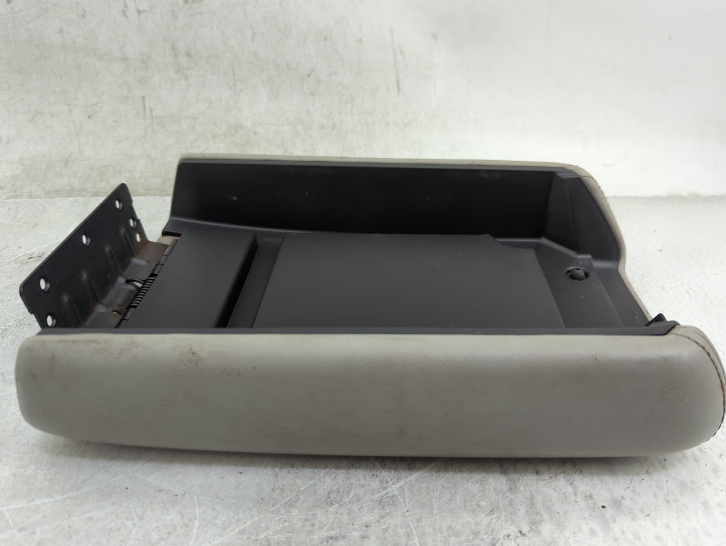 2007-2014 Gmc Acadia Center Console Armrest Cover Lid Fits Fits 2007 2008 2009 2010 2011 2012 2013 2014 2015 2016 2017 OEM U