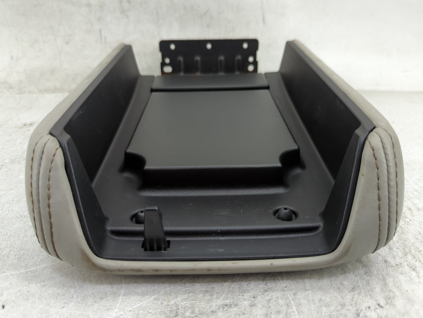 2007-2014 Gmc Acadia Center Console Armrest Cover Lid Fits Fits 2007 2008 2009 2010 2011 2012 2013 2014 2015 2016 2017 OEM U