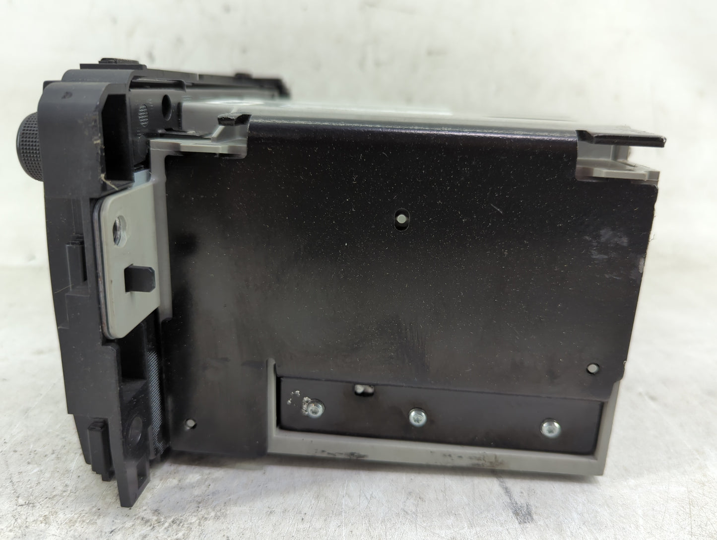 2011-2012 Gmc Acadia Radio AM FM Cd Player Receiver Replacement Fits Fits 2011 2012 OEM Used Auto Parts - Oemusedautoparts1.