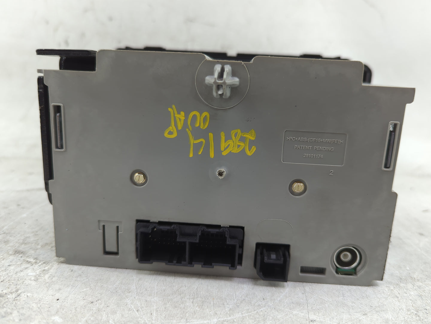 2011-2012 Gmc Acadia Radio AM FM Cd Player Receiver Replacement Fits Fits 2011 2012 OEM Used Auto Parts - Oemusedautoparts1.