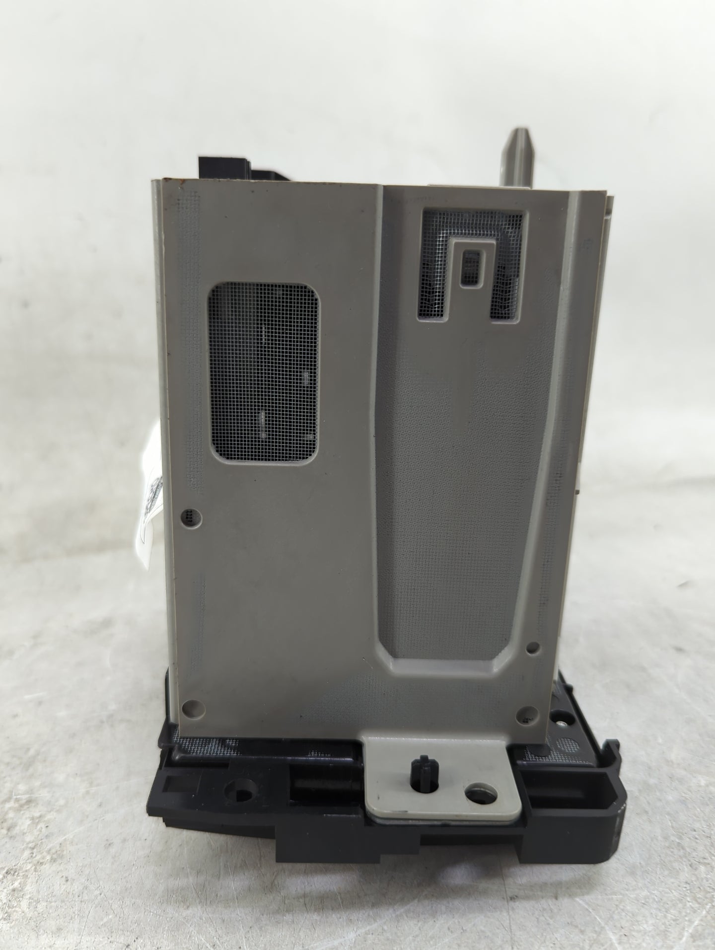 2011-2012 Gmc Acadia Radio AM FM Cd Player Receiver Replacement Fits Fits 2011 2012 OEM Used Auto Parts - Oemusedautoparts1.