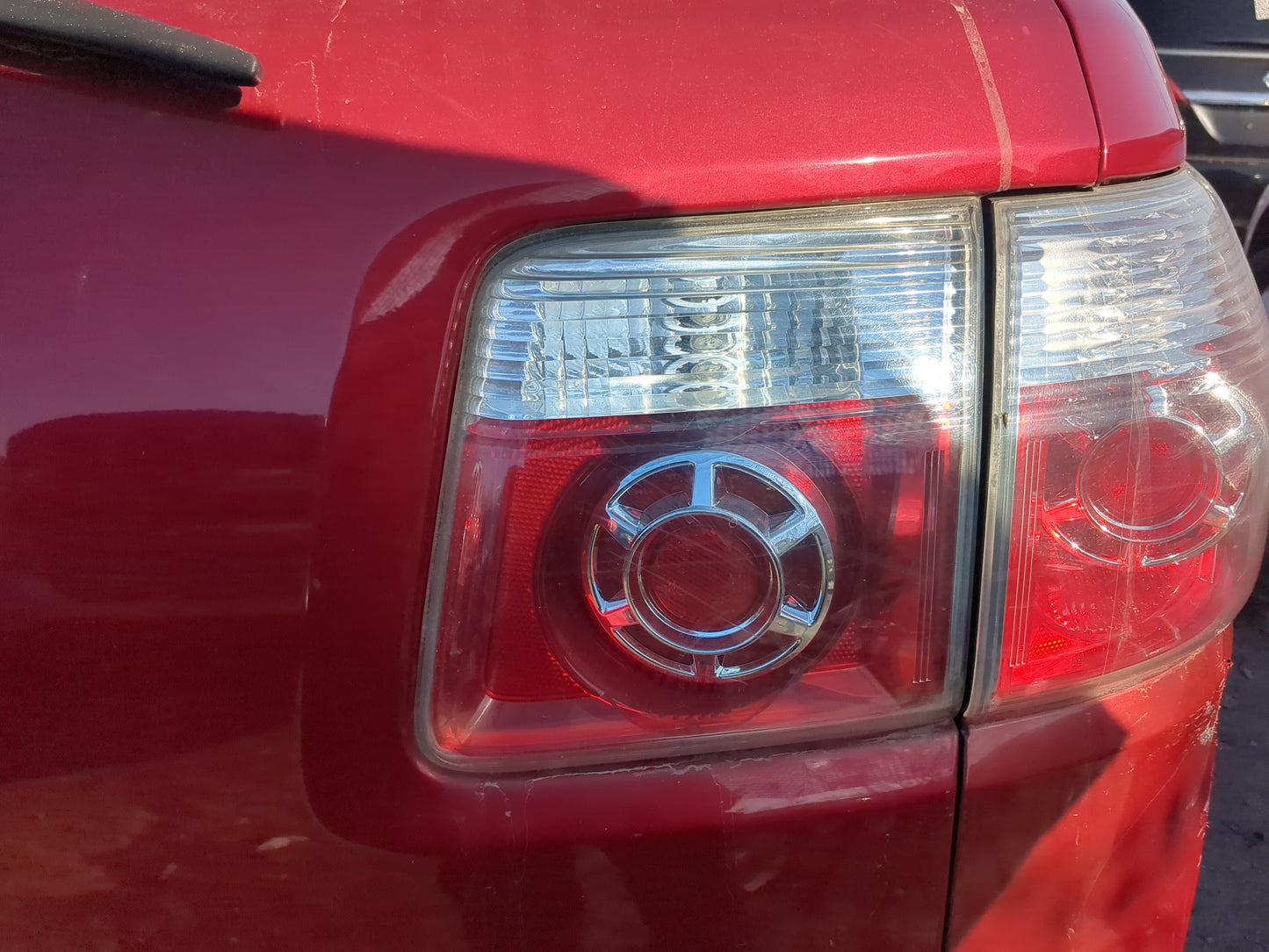 2007-2012 Gmc Acadia Passenger Right Side Deck Lid Mounted Tail Light 1238336 - Oemusedautoparts1.com