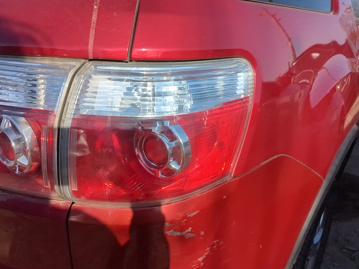 2007-2012 Gmc Acadia Tail Light Assembly Passenger Right OEM Fits Fits 2007 2008 2009 2010 2011 2012 OEM Used Auto Parts - O