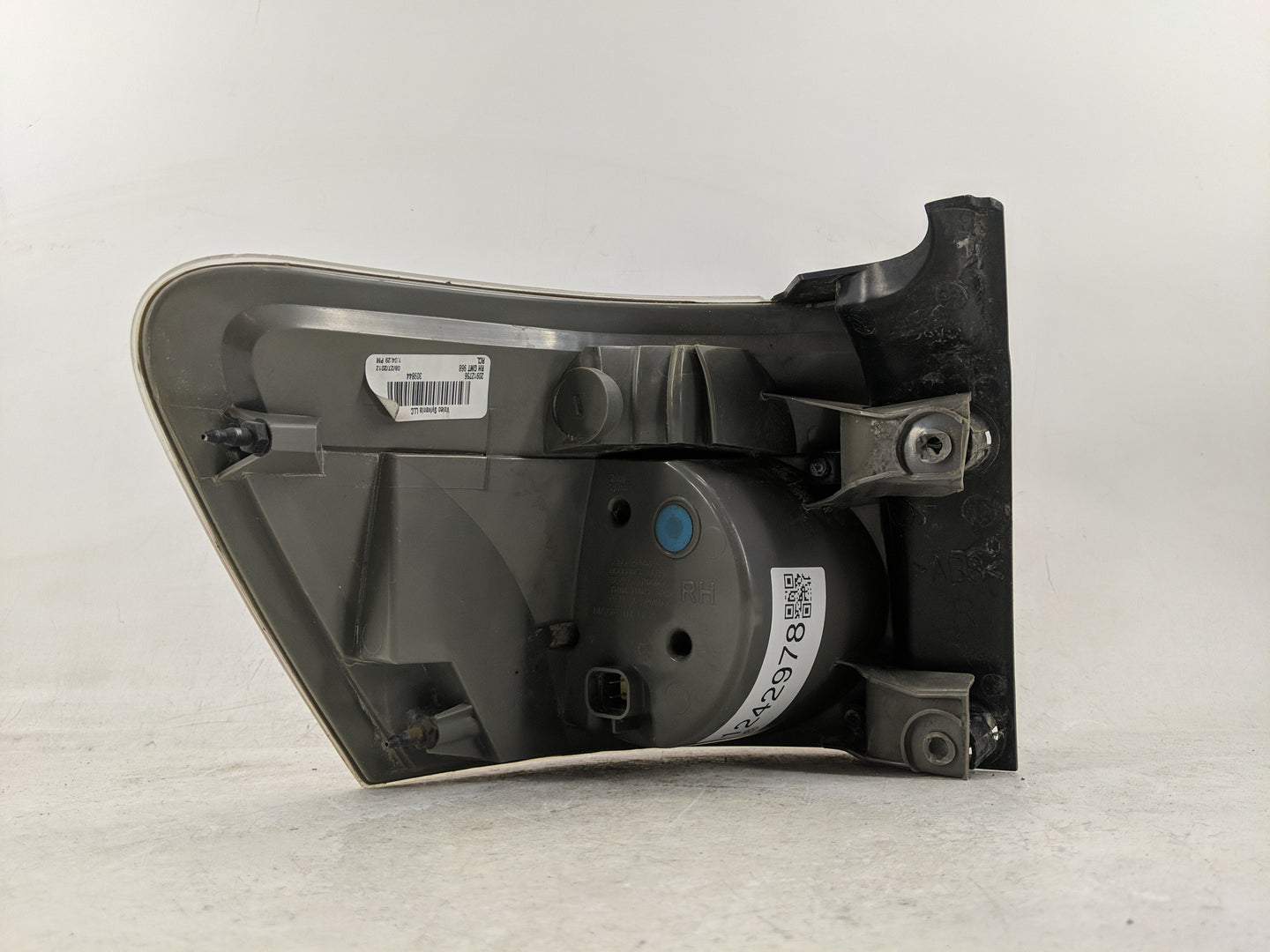 2007-2012 Gmc Acadia Tail Light Assembly Passenger Right OEM P/N:20912756 Fits Fits 2007 2008 2009 2010 2011 2012 OEM Used A