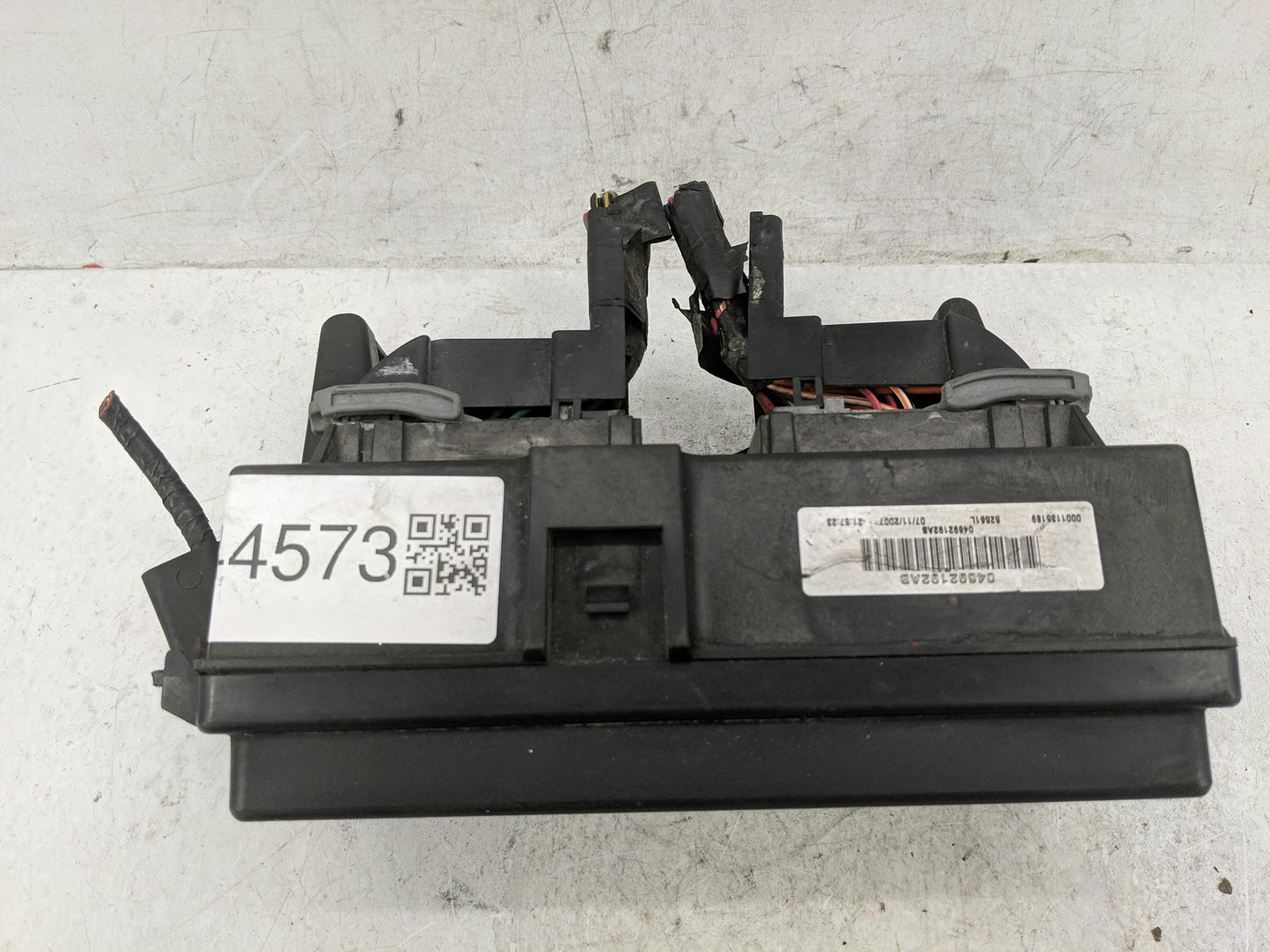 2012 Gmc Acadia Fusebox Fuse Box Panel Relay Module Fits OEM Used Auto Parts - Oemusedautoparts1.com