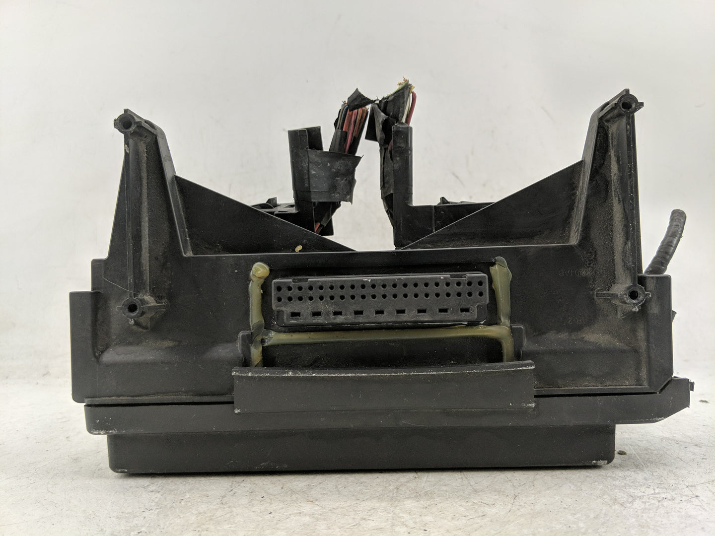 2012 Gmc Acadia Fusebox Fuse Box Panel Relay Module Fits OEM Used Auto Parts - Oemusedautoparts1.com